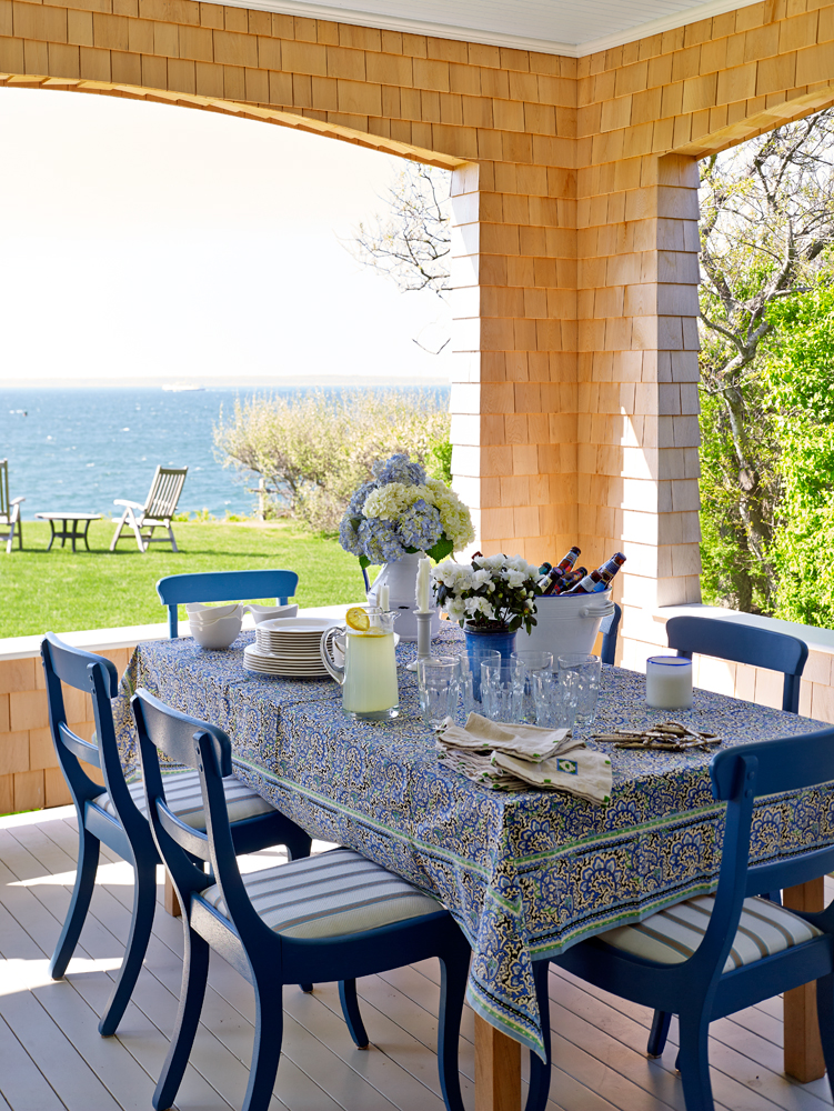 0-14M-MV-REAR-EXTERIOR-DINING